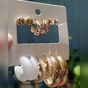 NEW Gold Tone Earrings ✨️